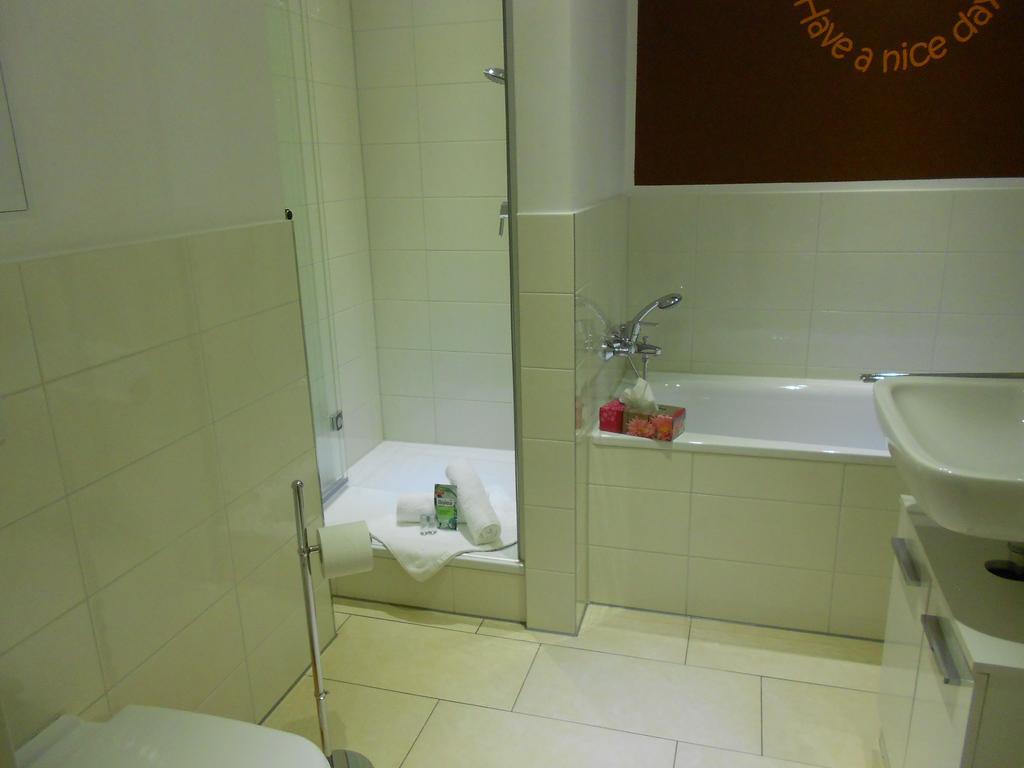 Mein Appartement Huerth Koeln Szoba fotó